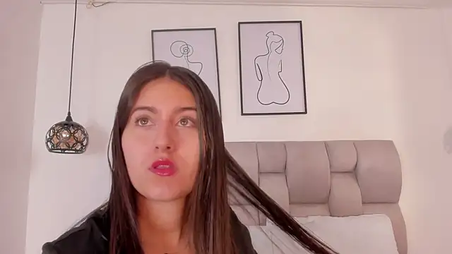 Hanna Evans   online show from 13, 11, 2025