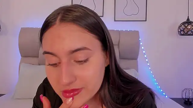 Snapshot of Hanna_Evans__ chatting on 4, 2, 2026 Hanna Evans online show from 4, 2, 2026