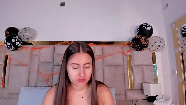 Hanna Evans   online show from 27, 10, 2025