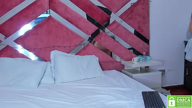 Hanna Evans   online show from 17, 3, 2025