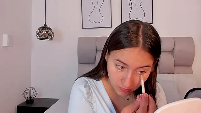 Hanna Evans   online show from 15, 11, 2025