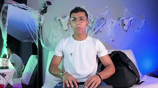 Colstorw  online show from 21, 10, 2025