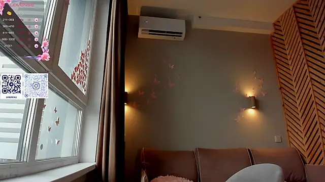 nerenuu  online show from 25, 9, 2025