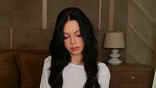 Leya Foxhall online show from 28, 9, 2025