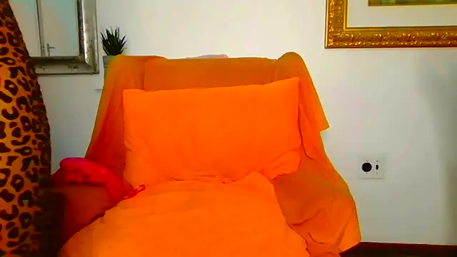 Snapshot of ModelZoee chatting on 20, 6, 2026 ModelZoee online show from 20, 6, 2026