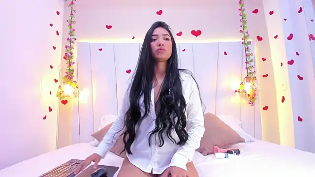 KarolHilton online show from 18, 3, 2025