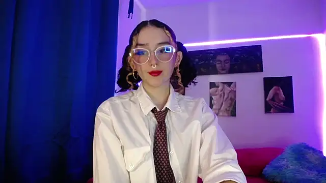 Snapshot of TwinFlamesX chatting on 25, 10, 2025 TwinFlamesX online show from 25, 10, 2025