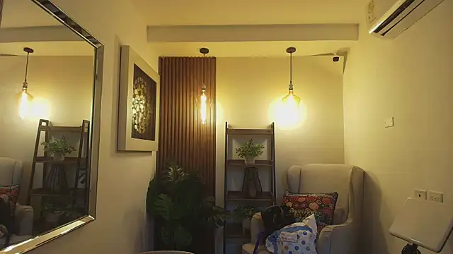 Coral Lise online show from 11, 9, 2025