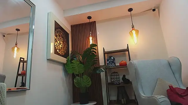 Coral Lise online show from 18, 10, 2025