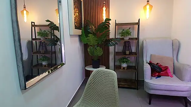 Coral Lise online show from 6, 10, 2025