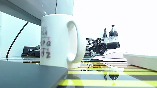 Coral Lise online show from 1, 12, 2025