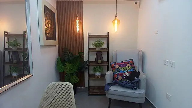 Coral Lise online show from 9, 9, 2025