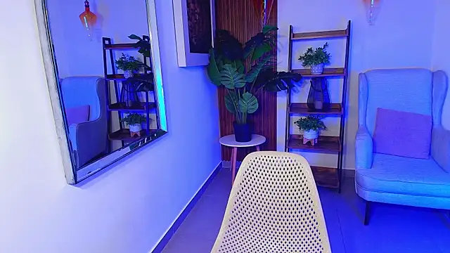 Coral Lise online show from 8, 10, 2025