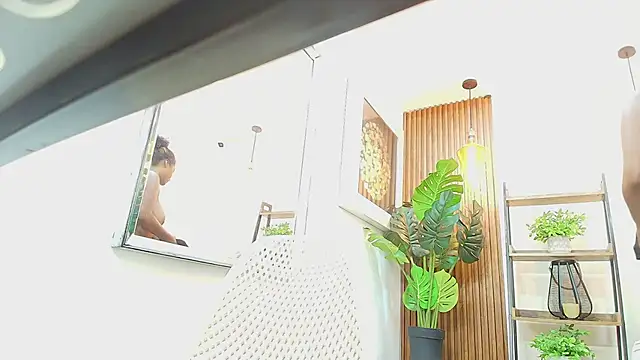 Coral Lise online show from 23, 9, 2025