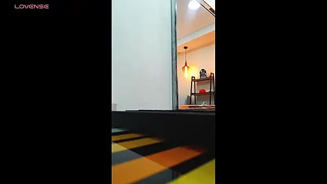 Coral Lise online show from 5, 11, 2025