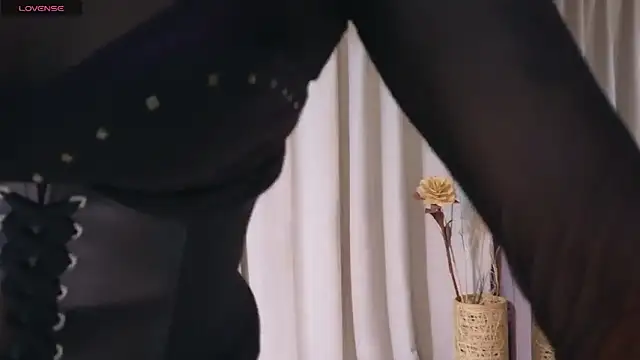 YuliethPetite online show from 1, 3, 2026