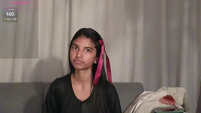 YuliethPetite online show from 11, 2, 2026