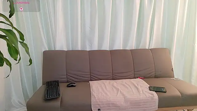 YuliethPetite online show from 16, 6, 2026