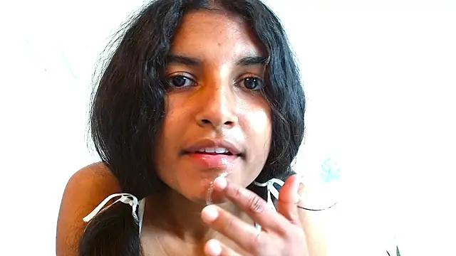 YuliethPetite online show from 21, 3, 2025