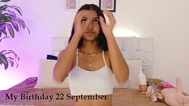 YuliethPetite online show from 13, 9, 2025