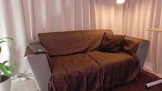 YuliethPetite online show from 24, 10, 2025