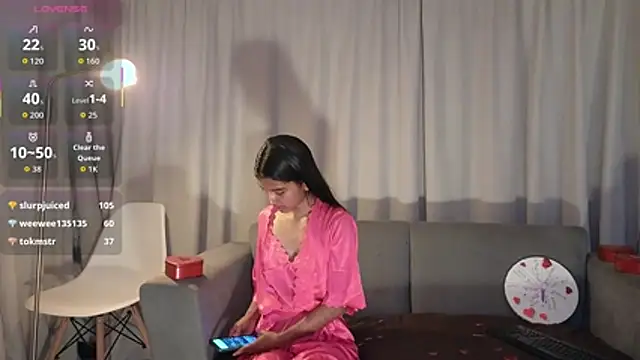 YuliethPetite online show from 1, 2, 2026