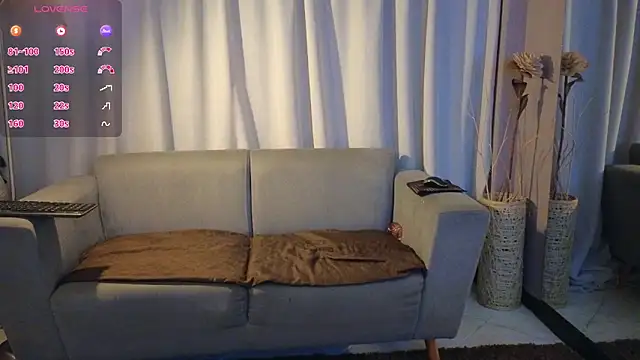 YuliethPetite online show from 3, 3, 2026