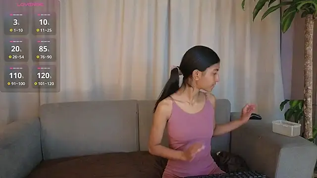 YuliethPetite online show from 11, 1, 2026