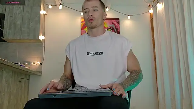 Ryannblue07 online show from 19, 11, 2025