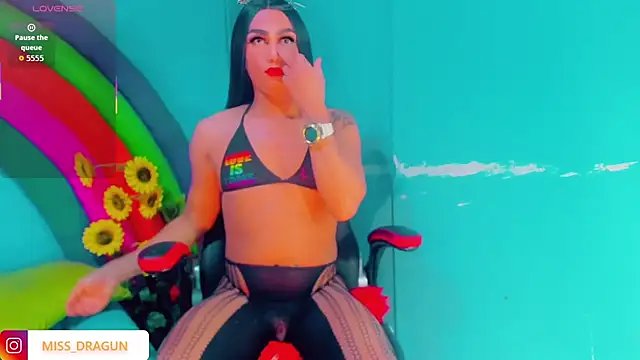 Dayana Dias online show from 1, 10, 2025