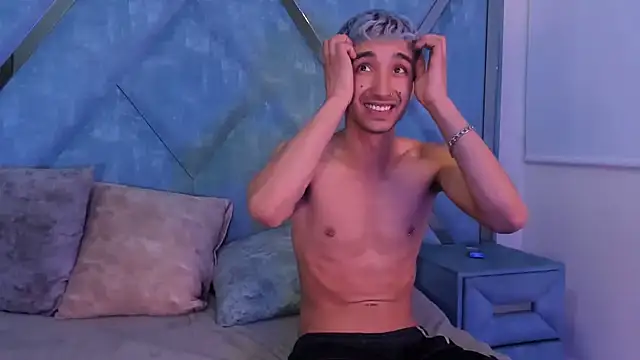 LauryAndNarem69 online show from 10, 11, 2025