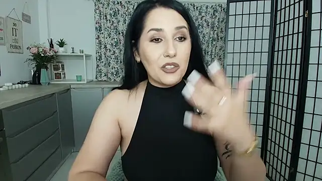 missdyaa online show from 10, 6, 2026