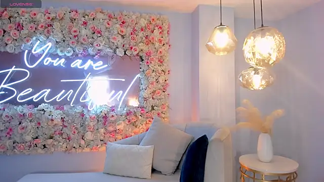 CandaseRussell online show from 24, 11, 2025