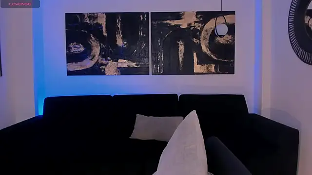 CandaseRussell online show from 8, 5, 2026
