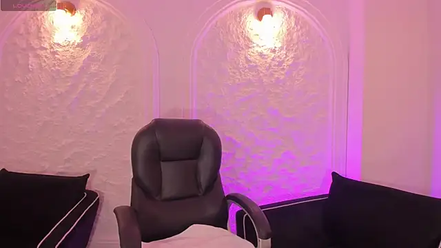 CandaseRussell online show from 15, 12, 2025