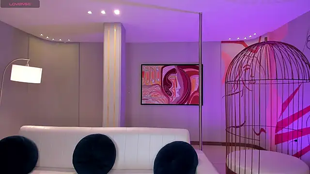 CandaseRussell online show from 23, 9, 2025