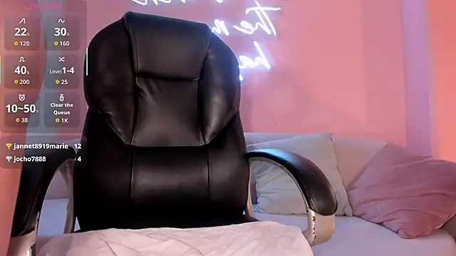 CandaseRussell online show from 13, 12, 2025