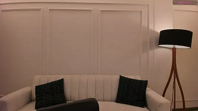 MaiaCollins online show from 16, 9, 2025