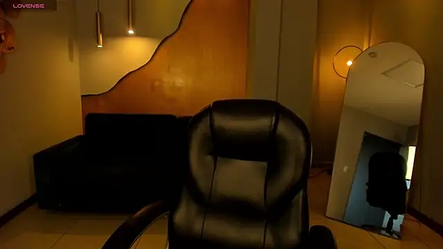 MaiaCollins online show from 1, 10, 2025