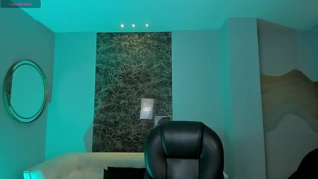 MaiaCollins online show from 10, 11, 2025