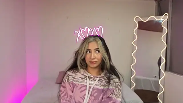 Malory tay1 online show from 14, 11, 2025