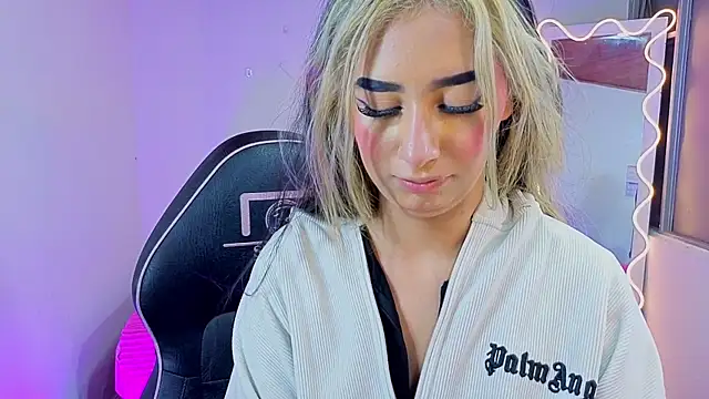 Malory tay1 online show from 21, 11, 2025