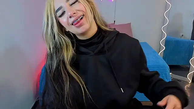 Malory tay1 online show from 19, 9, 2025