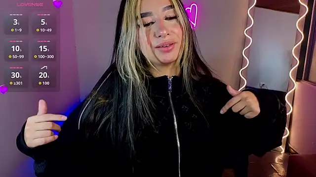 Malory tay1 online show from 15, 10, 2025