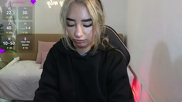 Malory tay1 online show from 11, 11, 2025