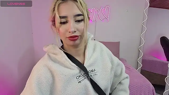 Malory tay1 online show from 7, 1, 2026