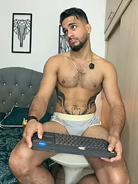 Maximiliano ford online show from 4, 5, 2026