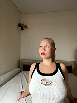 Nikusia online show from 9, 10, 2025