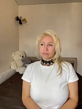 Nikusia online show from 5, 10, 2025