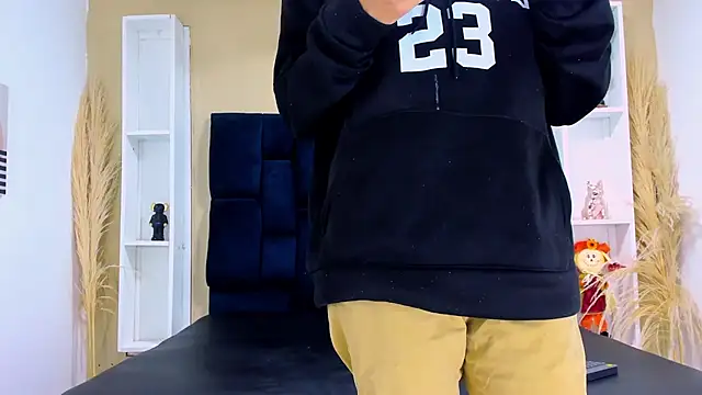 Jhojan twink online show from 2, 10, 2025